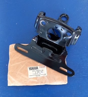Yamaha XT250 Kennzeichen Rücklicht Halter neu 3Y3-84551-40