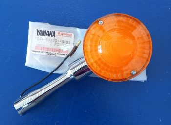 Yamaha SR500 XJ650 Hinterer Blinker komplett neu 2J4-83330-40-93