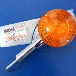 Yamaha XS500 SR500 XS650 XS750  Vorderer Blinker komplett neu 341-83310-41-93