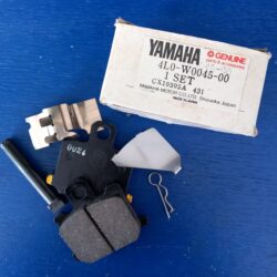Yamaha RD250 RD350 Bremsbelagsatz vorne neu 4L0-W0045-00