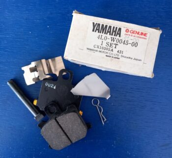 Yamaha RD250 RD350 Bremsbelagsatz vorne neu 4L0-W0045-00