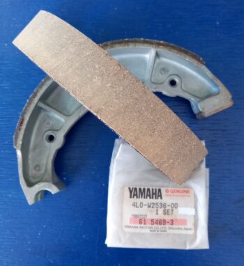 Yamaha RD250 RD350 Bremsbackensatz hinten neu 4L0-W2536-00