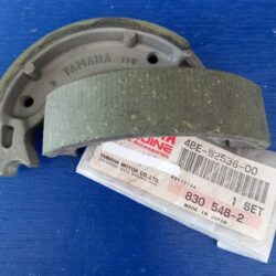 Yamaha GRIZZLY125 YFM125A BREEZE YFA1 BLASTER YFS200 TT-R90 PW80 RZ50 RT100 AG100F AG200E XT225 DT50 YFB250  Bremsbelagsatz hinten neu 4BE-W2536-00