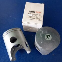 Yamaha RD250LC Kolben neu 4L1-11631-00-97