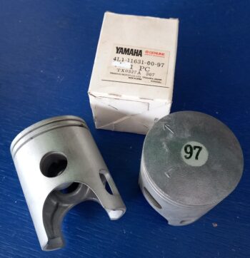 Yamaha RD250LC Kolben neu 4L1-11631-00-97