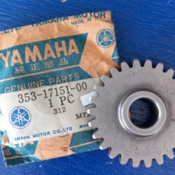 Yamaha TY DT RD LB YSR YZ  Zahnrad 5.Ritzel 26 Z neu 353-17151-00