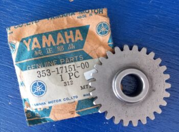 Yamaha TY DT RD LB YSR YZ  Zahnrad 5.Ritzel 26 Z neu 353-17151-00