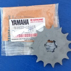 Yamaha DT125 DT125MX YZ80 YZ80LW Antiebskettenrad Ritzel 15 Z neu 93822-15065