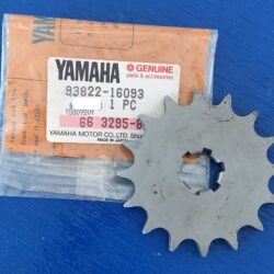 Yamaha DT175 Antiebskettenrad Ritzel 16 Z neu 93822-16093