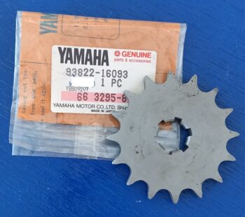 Yamaha DT175 Antiebskettenrad Ritzel 16 Z neu 93822-16093