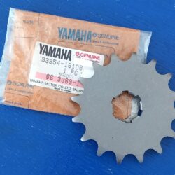 Yamaha RD350LC Antiebskettenrad Ritzel 16 Z neu 93854-16108