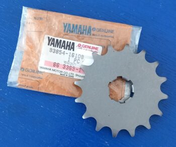 Yamaha RD350LC Antiebskettenrad Ritzel 16 Z neu 93854-16108
