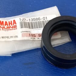 Yamaha XS750 Vergaser Ansaugstutzen neu 1J7-13586-01