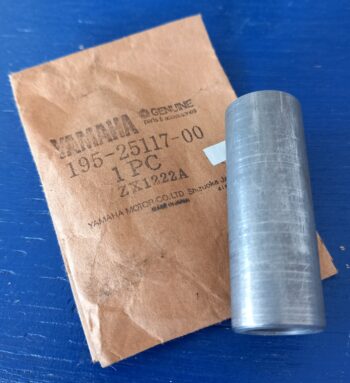 Yamaha T80 T80D T80ED TOWN MATE Abstandhalter Lager neu 195-25117-00