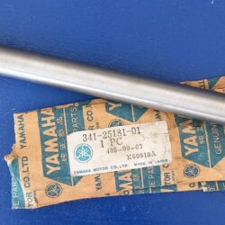 Yamaha SR400 SR500 XS750 XS1100 Radachse vorne neu 341-25181-01