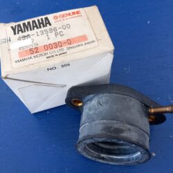 Yamaha XJ600 Verbindung Vergaser 2 neu 51H-13596-00